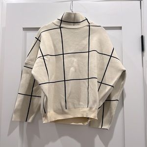 Like new: Geometric heavyweight cream sweater